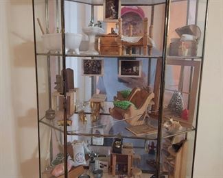 Miniature display shelf