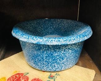 enamel spatterware spittoon