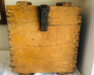 primitive dovetailed small box/trunk