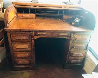 antique oak roll top desk  roll top works nicely
