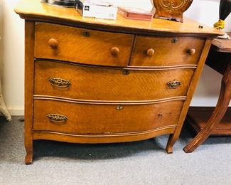 oak chest or can be a dresser    we have mirrors for this