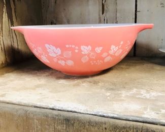 pyrexpink gooseberry cinderella mixing bowl 4 qt