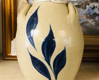 williamsburg pottery vase