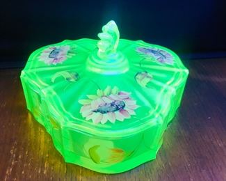 fenton uranium glass lidded candy dish