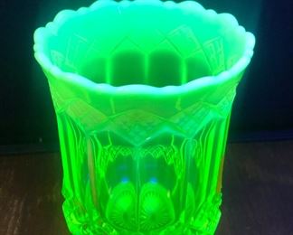 vintage uranium opalescent vaseline glass vase   heavy