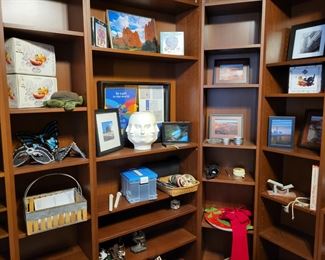 Lot's of photos and knick knacks