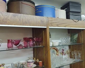 Hat boxes in glassware