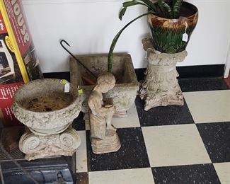 Concrete garden items