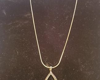 sterling silver- three pearl necklace 6.93g w/ pearls