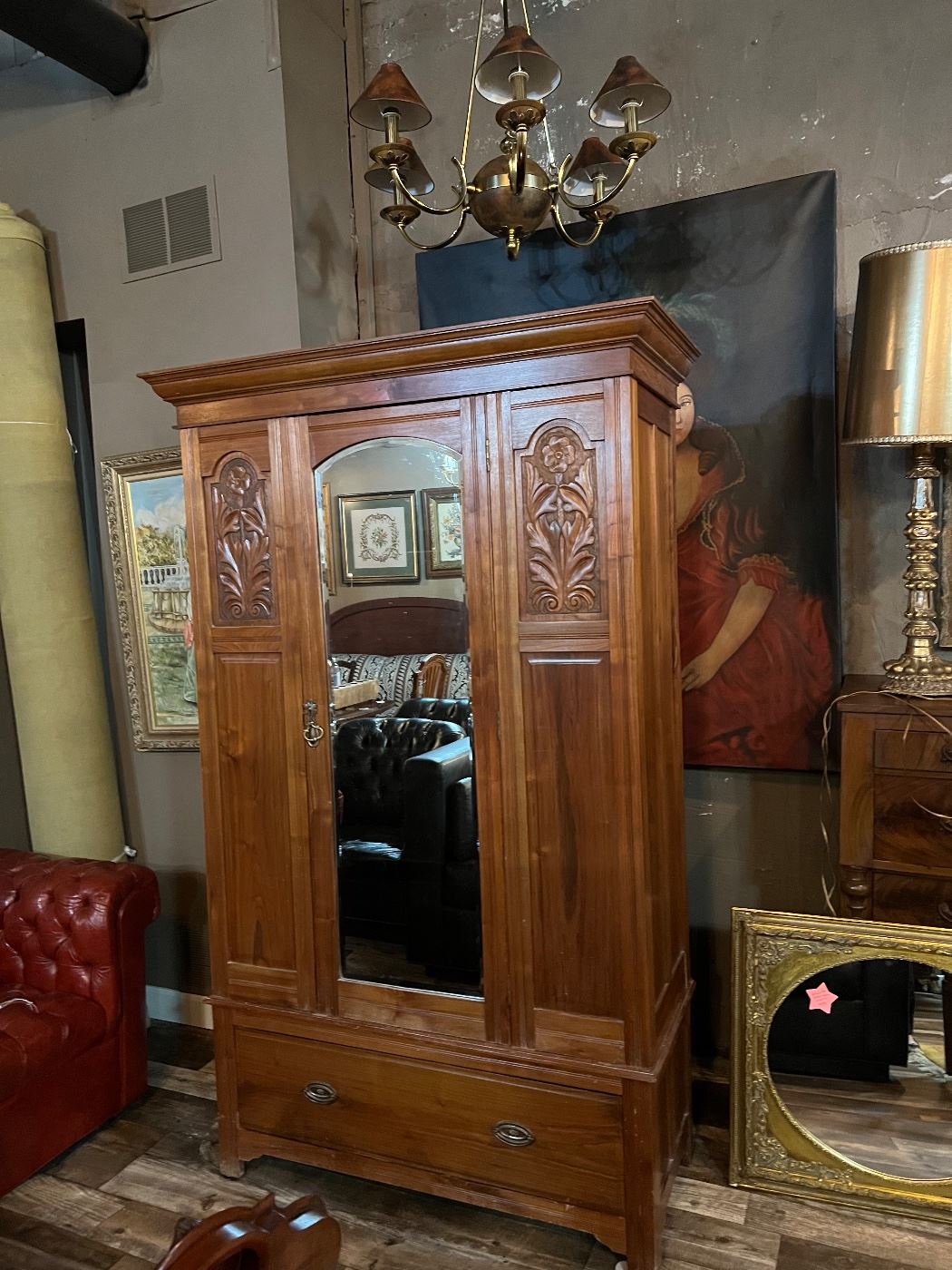 Decorators Warehouse Sale in Libertyville, IL starts on 5/20/2023