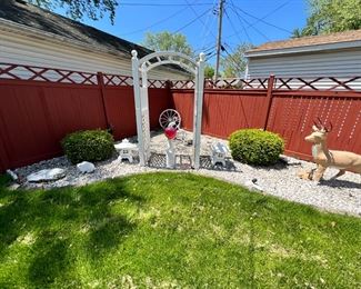 Outside Garden Decor and Accents
