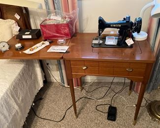 Singer electric sewing machine  1957  in working order $50.00