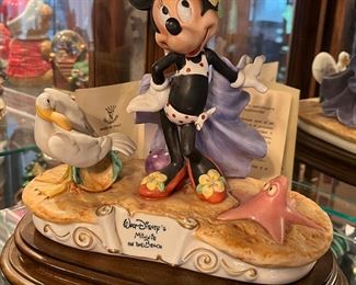 Capodimonte Minnie at the Beach