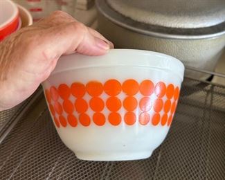 somewhat rare Pyrex bowl