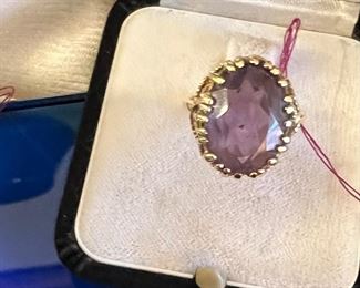 14k Yellow Gold Amethyst Ring