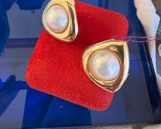 14k Yellow Gold Mabe Pearl Omega Clip Earrings