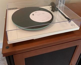 Rega - Planer 2 Turntable, like new, never used!
