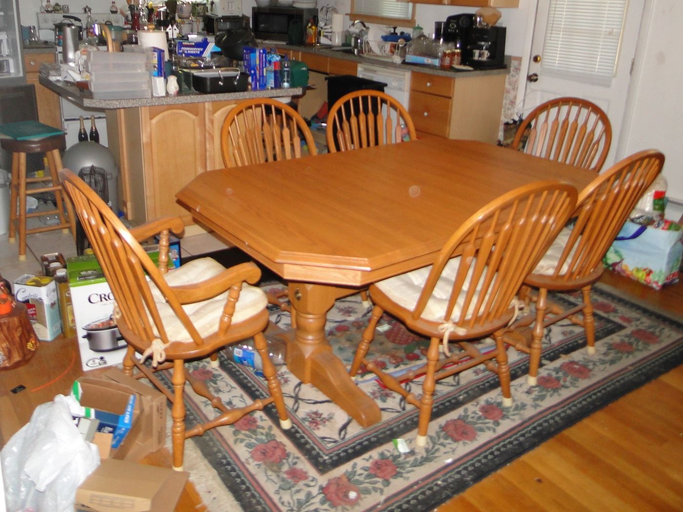 Oak Dining Room Table with 6 Chairs