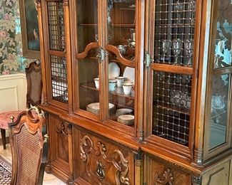 Gorgeous hutch