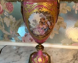 19th c. urn