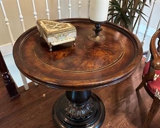 Pedestal table 