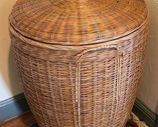 Large Wicker Hamper 