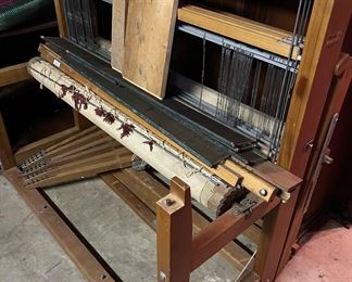 Nilus Lecterc Floor Loom