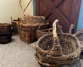 Large Selection of Vintage Baskets, many more not pictured 