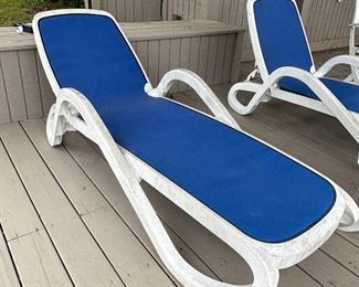 Blue Lounge Chairs 