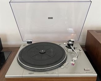 Sanyo TP1012 Direct Drive Turntable