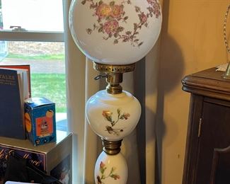 Lots of vintage lamps