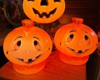 "Boo"... from the vintage blow molds !