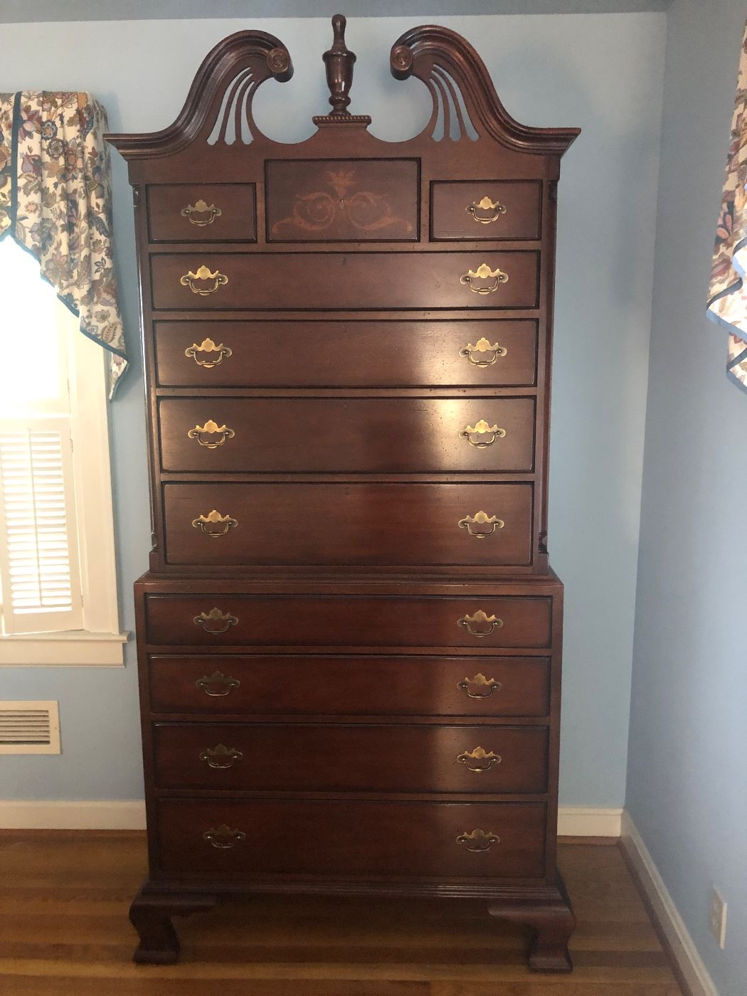 WOW!!  Gorgeous Lexington Palmer Home Chippendale Mahogany Chest on Chest!! 