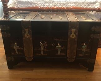 Large!! Mint condition trunk from Hong Kong!!
