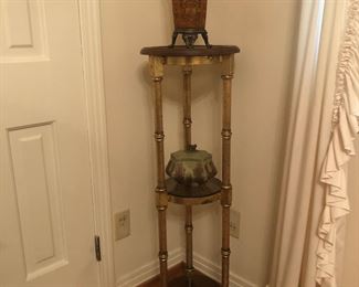 Small space needed with BIG LOOK!!