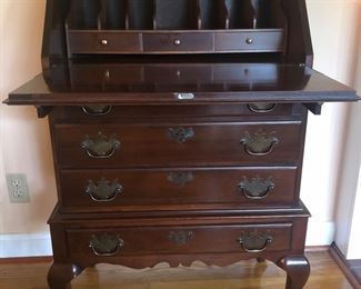 Kling QUALITY!!  Queen Anne drop front secretary … perfect size for any spot!!
