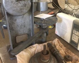 Early canning device