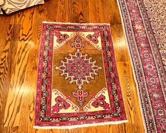 3x5 Hand Knotted Rug. 