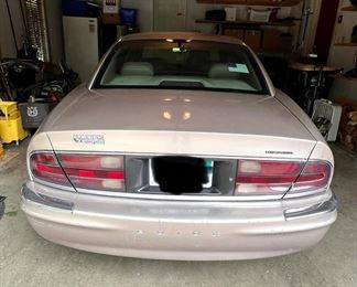 98 Buick Park Ave Ultra - in great condition, clean both inside and out, new tires, mileage 265k —  VIN 1G4CU5216W4630719 --$3300.00
