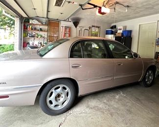 98 Buick Park Ave Ultra - in great condition, clean both inside and out, new tires,  mileage 265k —  VIN 1G4CU5216W4630719 --  $3300.00
