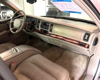 98 Buick Park Ave Ultra - in great condition, clean both inside and out, new tires, mileage 265k —   VIN 1G4CU5216W4630719 -- $3300.00