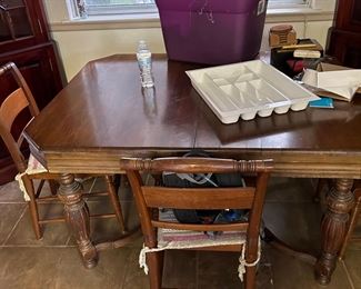 Dining room table with 4 chairs