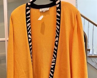 Ladie's clothes - St John - Size "L"