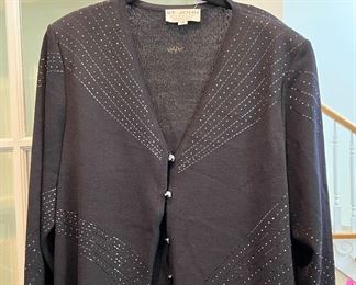 Ladie's clothes - St John - Size "L"