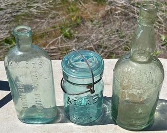 ANTIQUE BOTTLES JARS