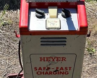 VINTAGE BATTERY CHARGER