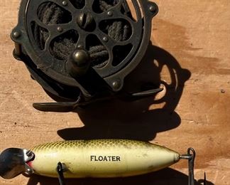 ANTIQUE FISHING REEL & OLD LURE