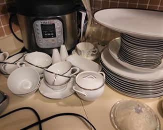 Set of dishes