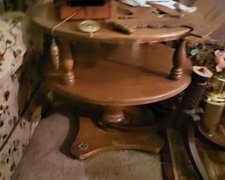 Maple lamp table