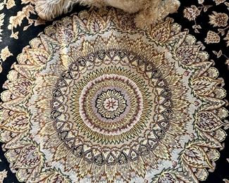 Nourison 2000 8' Round Area Rug. Dog not for Sale.